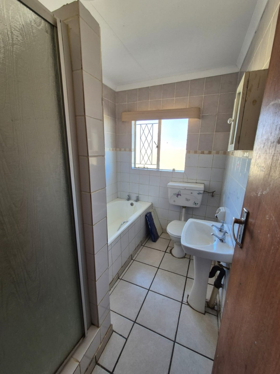 3 Bedroom Property for Sale in Universitas Ridge Free State